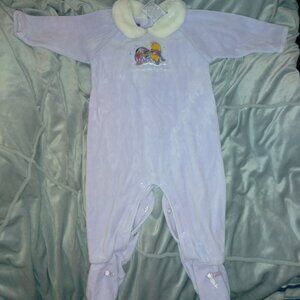 Vintage winnie the pooh velvet sleeper 6-9 month.                 B14